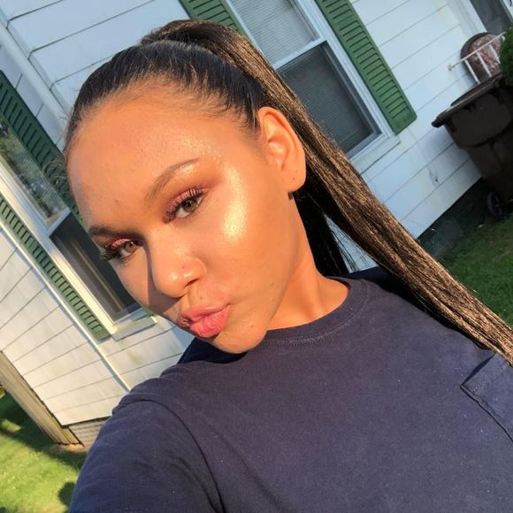 Meet your Posher, Abria - Picture 1 of 1